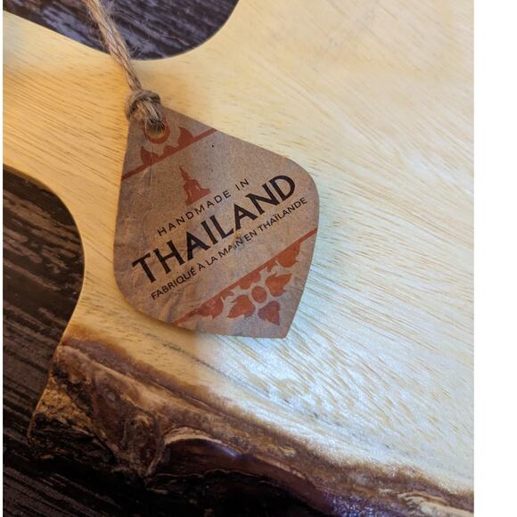 Live Edge Acacia Wood Charcuterie/Cutting/Cheese Board Made in Thailand NWT - Picture 7 of 7